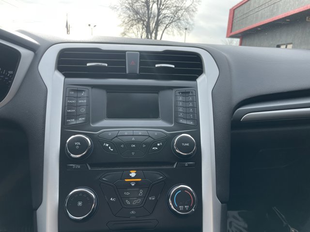 Used 2013 Ford Fusion SE FWD image 17