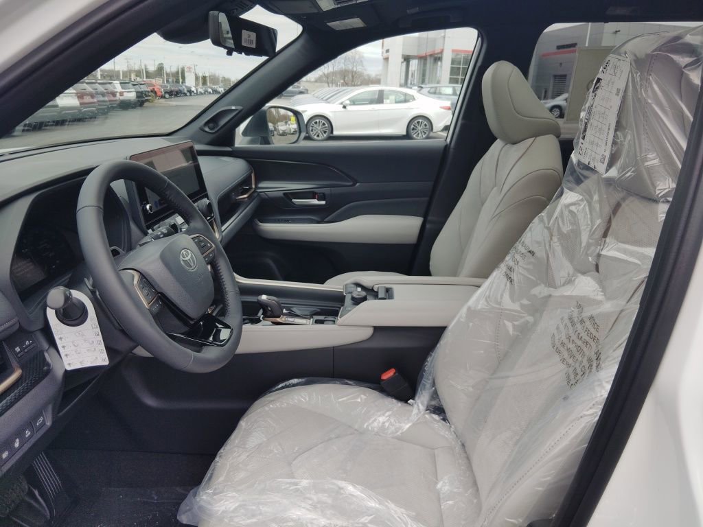 New 2026 Toyota Grand Highlander AWD Hybrid image 8