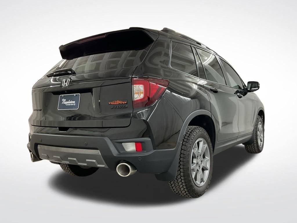 Used 2025 Honda Passport TrailSport image 3