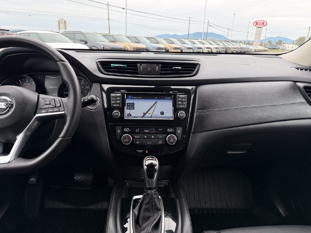 Used 2017 Nissan Rogue SL w/ SL Premium Package AWD/4WD image 26