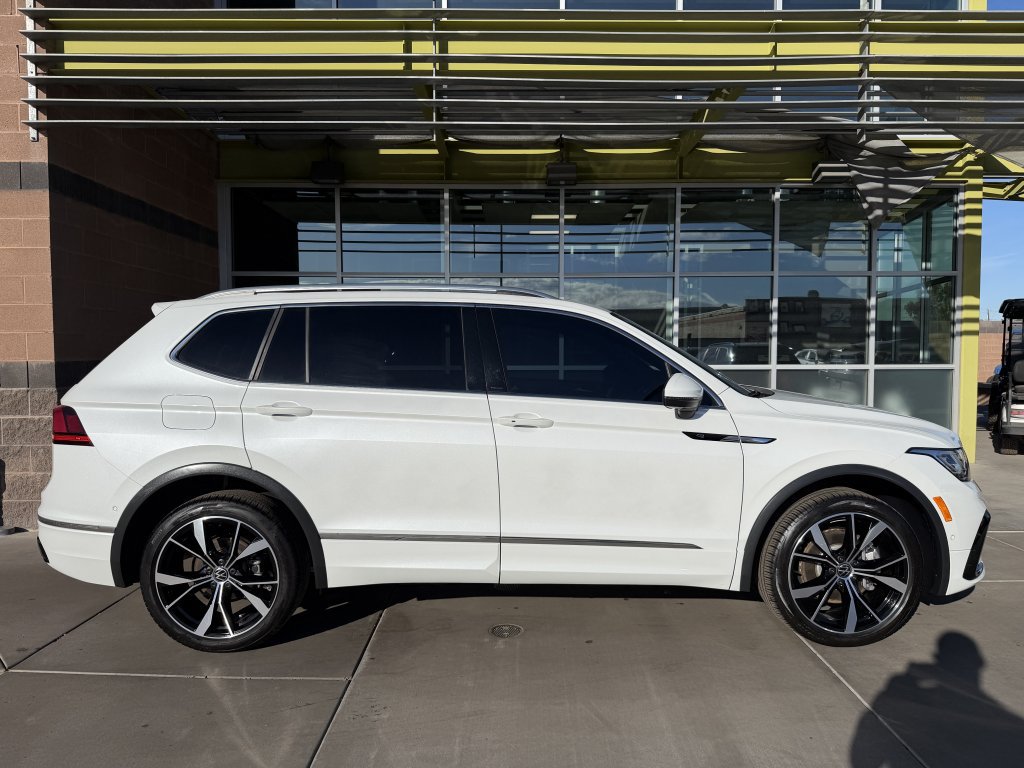 Used 2024 Volkswagen Tiguan SEL R-Line AWD/4WD image 9