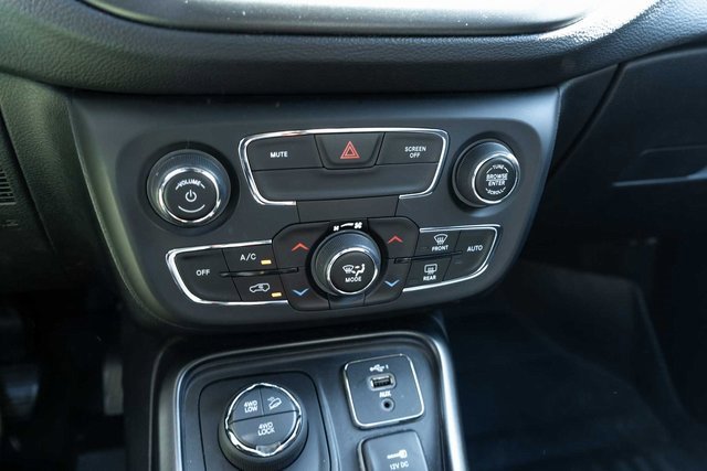 Used 2020 Jeep Compass Trailhawk image 18