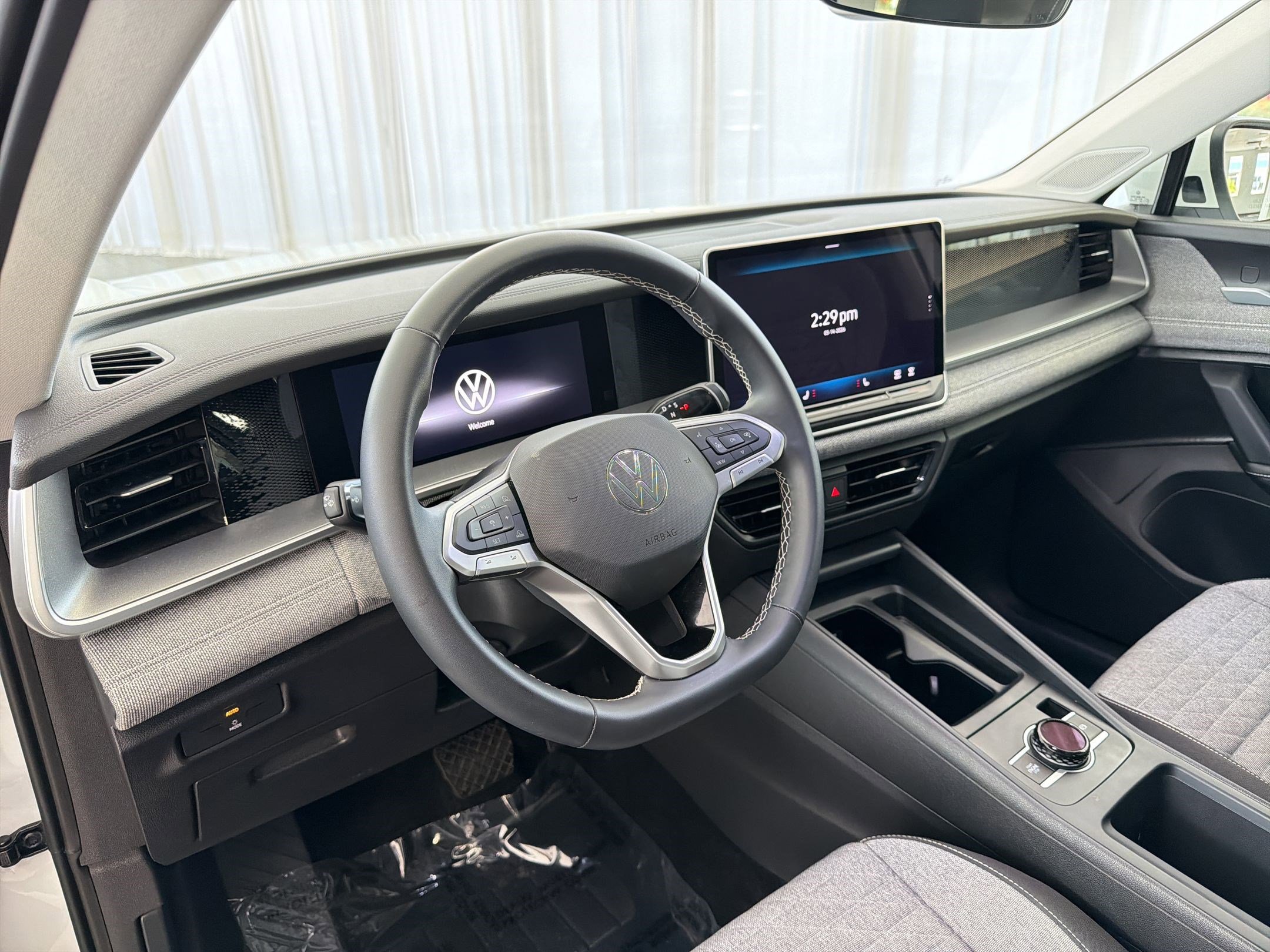 Used 2025 Volkswagen Tiguan S FWD image 4