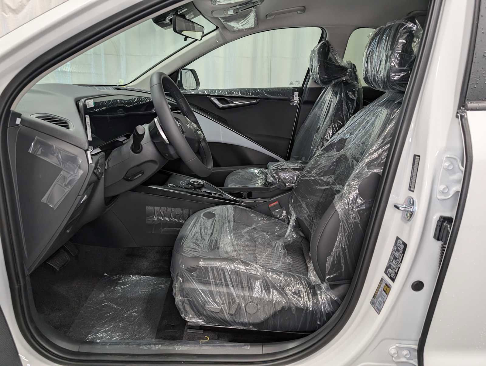New 2025 Kia Niro EX image 4