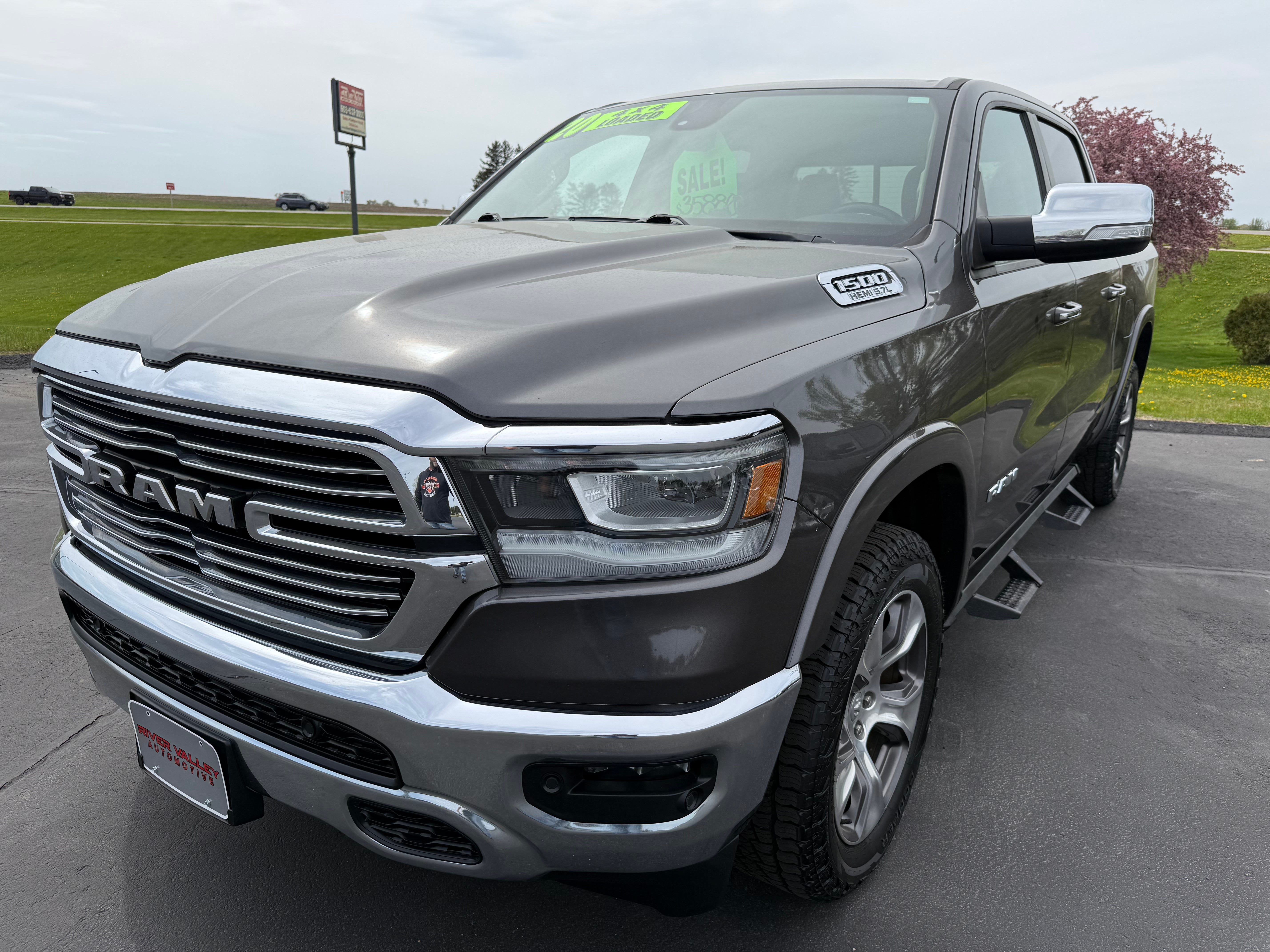 Used 2020 RAM 1500 Laramie AWD/4WD image 1