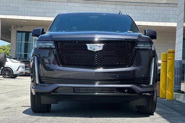 Certified 2024 Cadillac Escalade Sport Platinum w/ LPO, ONYX Package AWD/4WD image 8