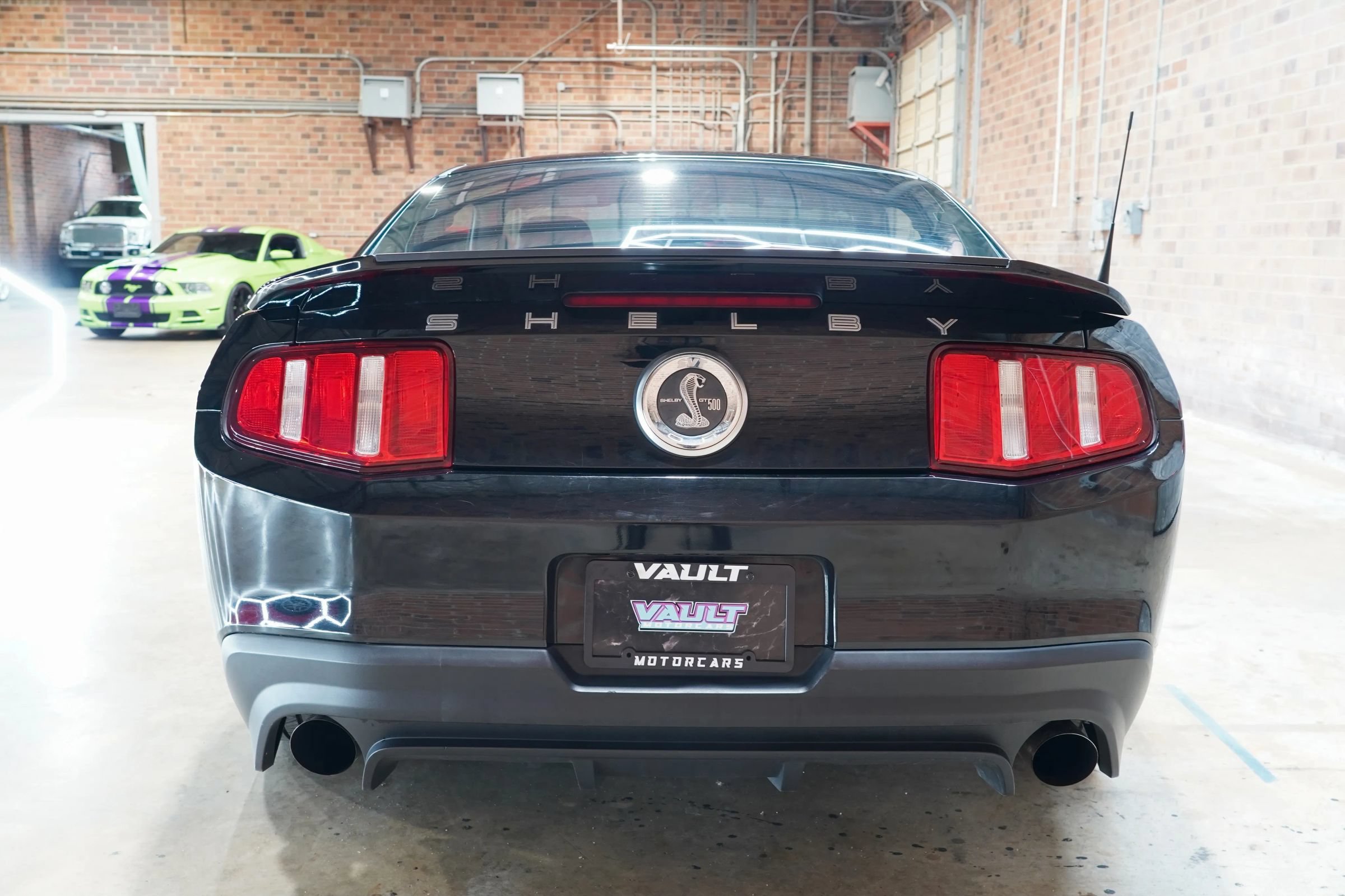 Used 2010 Ford Mustang Shelby GT500 RWD image 11