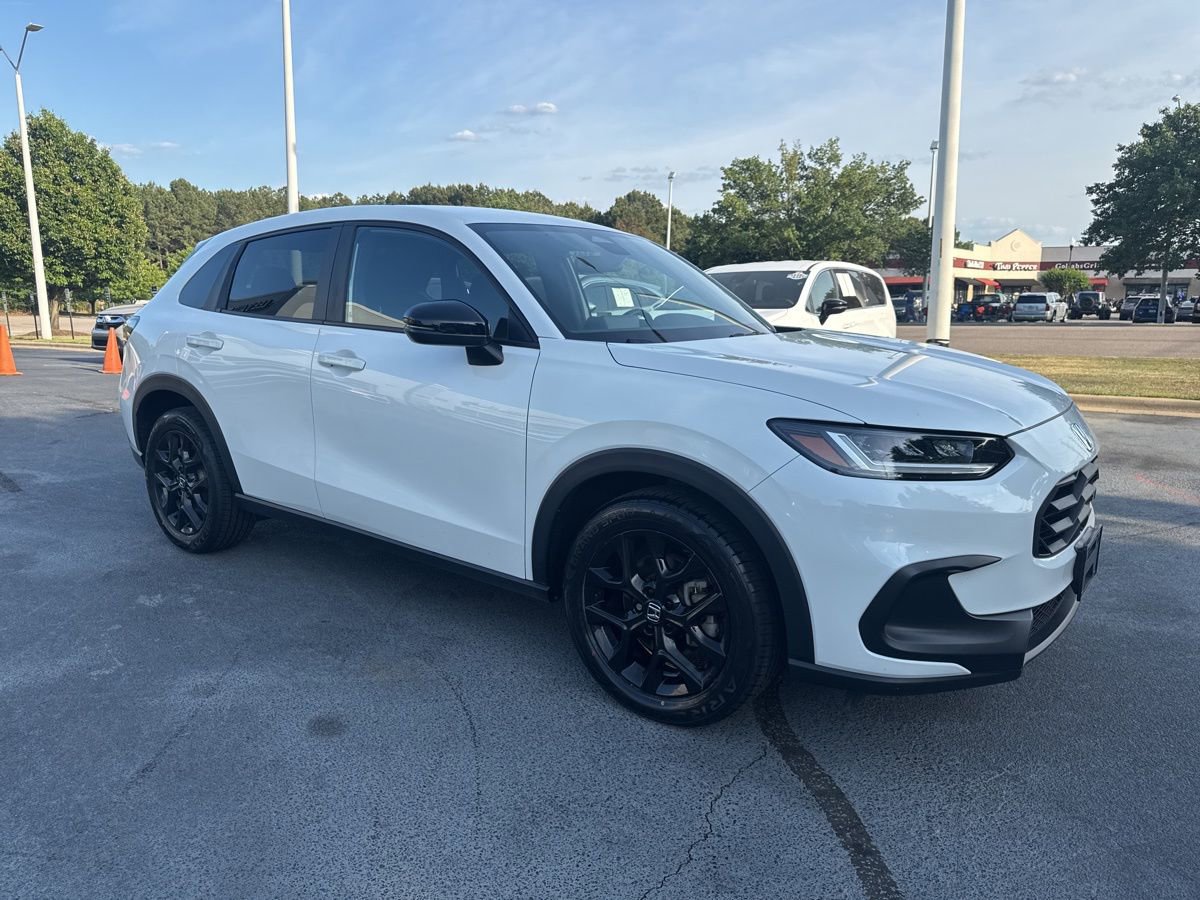 Used 2023 Honda HR-V Sport image 9