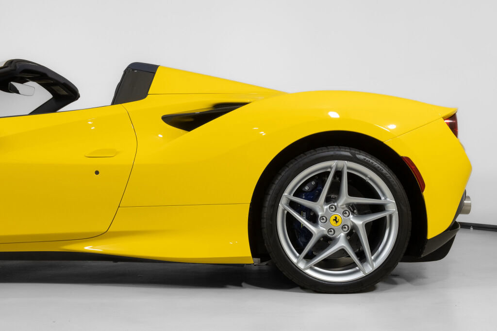 Used 2022 Ferrari F8 Tributo image 18
