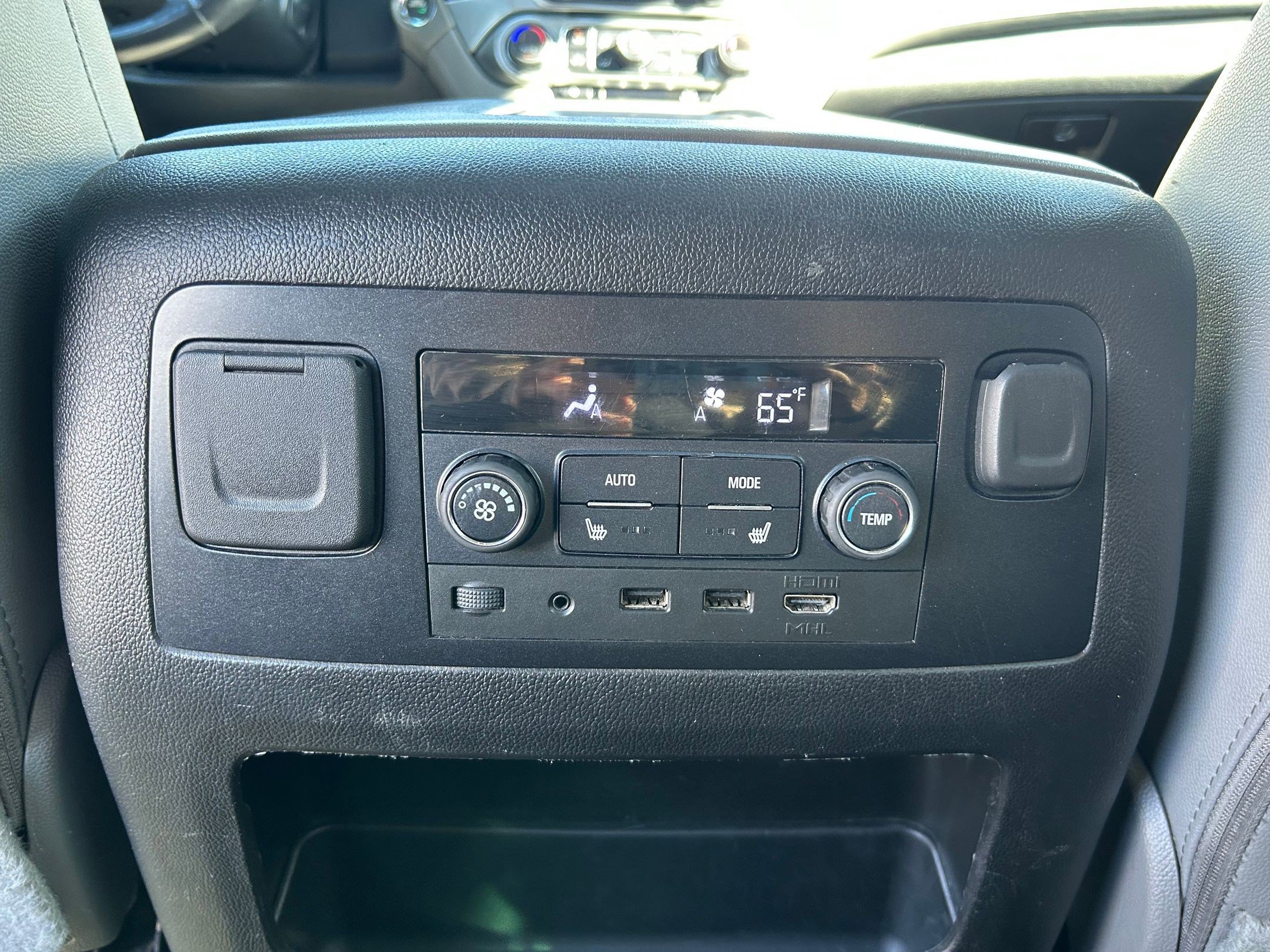 Used 2020 Chevrolet Suburban LT AWD/4WD image 24