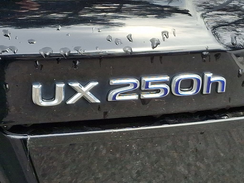 Used 2022 Lexus UX 250h w/ Premium Package image 34