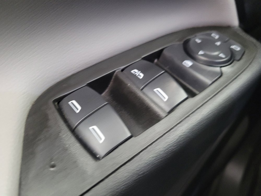 Used 2021 Chevrolet Equinox LS image 27