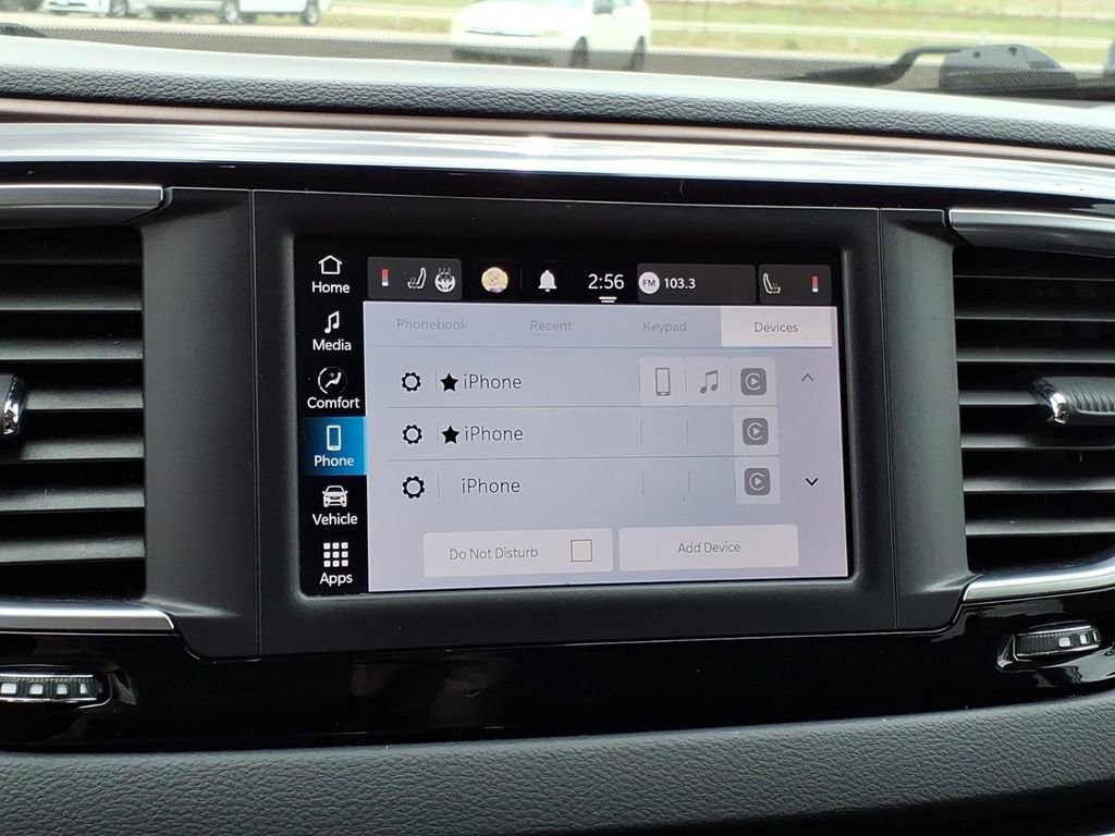 Used 2023 Chrysler Voyager LX image 13