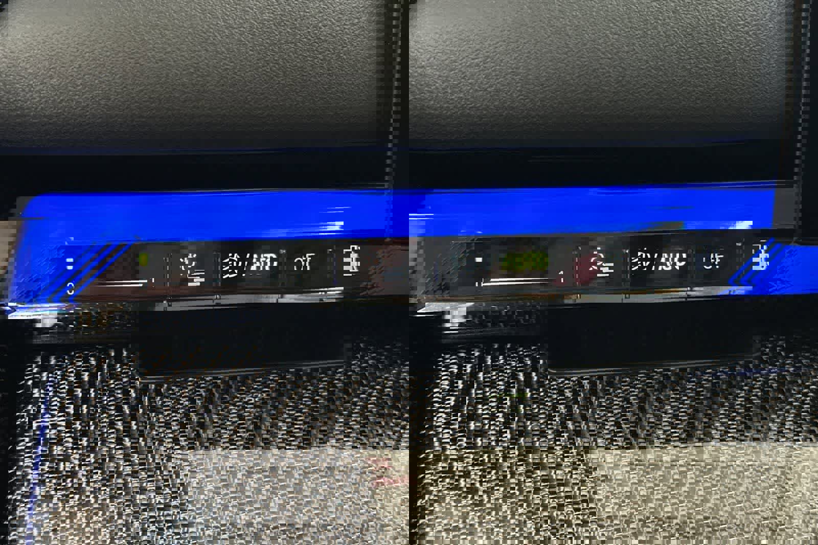 Used 2025 BMW M5 Touring w/ Executive Package image 28