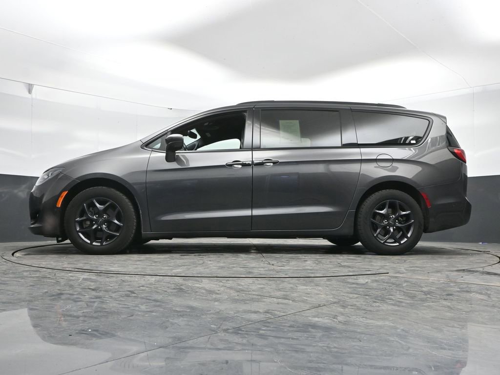 Used 2020 Chrysler Pacifica Touring-L Plus FWD image 39