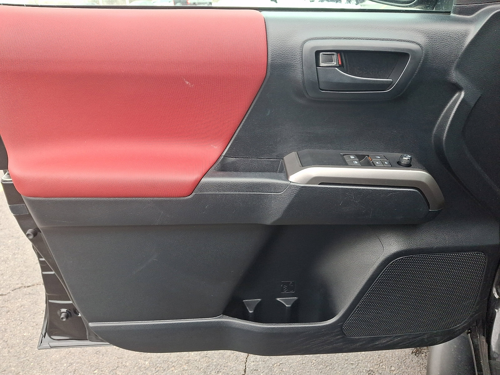 Used 2019 Toyota Tacoma SR5 image 12