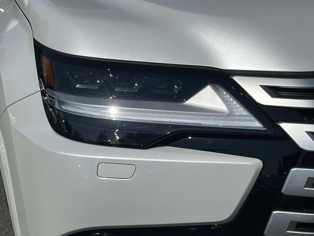 Used 2025 Lexus LX 600 4WD w/ Accessory Package (2T) image 7