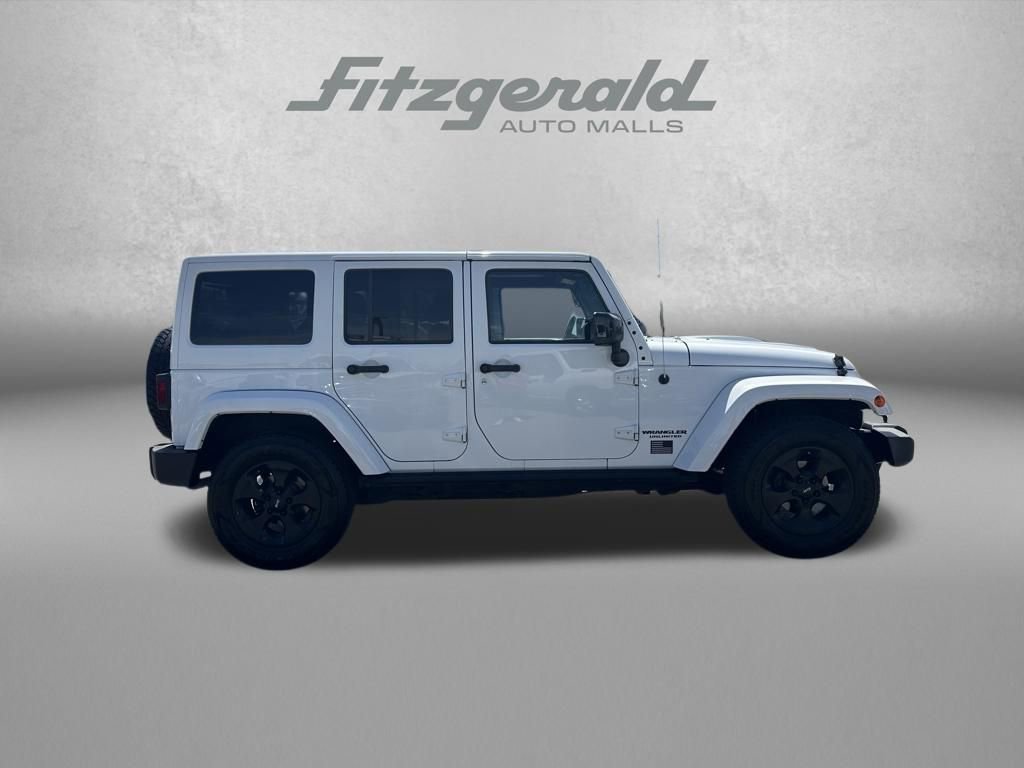 Used 2015 Jeep Wrangler Unlimited Sahara AWD/4WD image 4