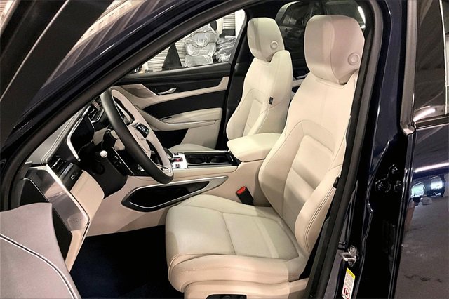 Certified 2025 Jaguar F-PACE R-Dynamic S image 15