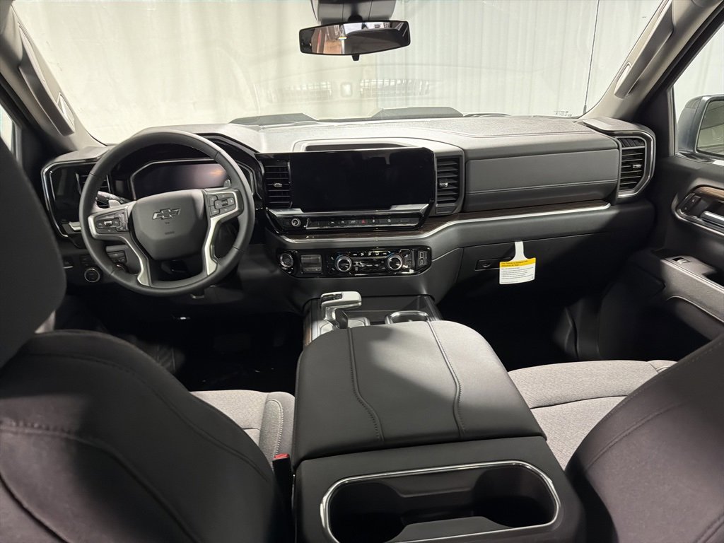 New 2026 Chevrolet Silverado 1500 LT Trail Boss w/ Dark Appearance Package image 3