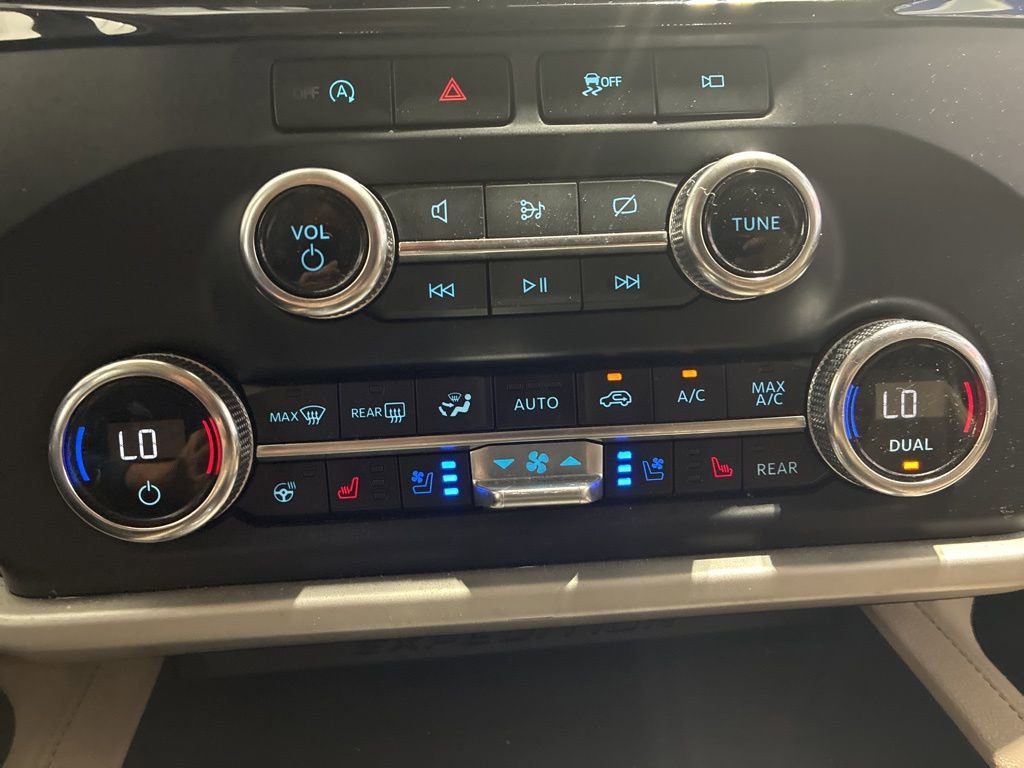 Used 2023 Ford Expedition Limited AWD/4WD image 24