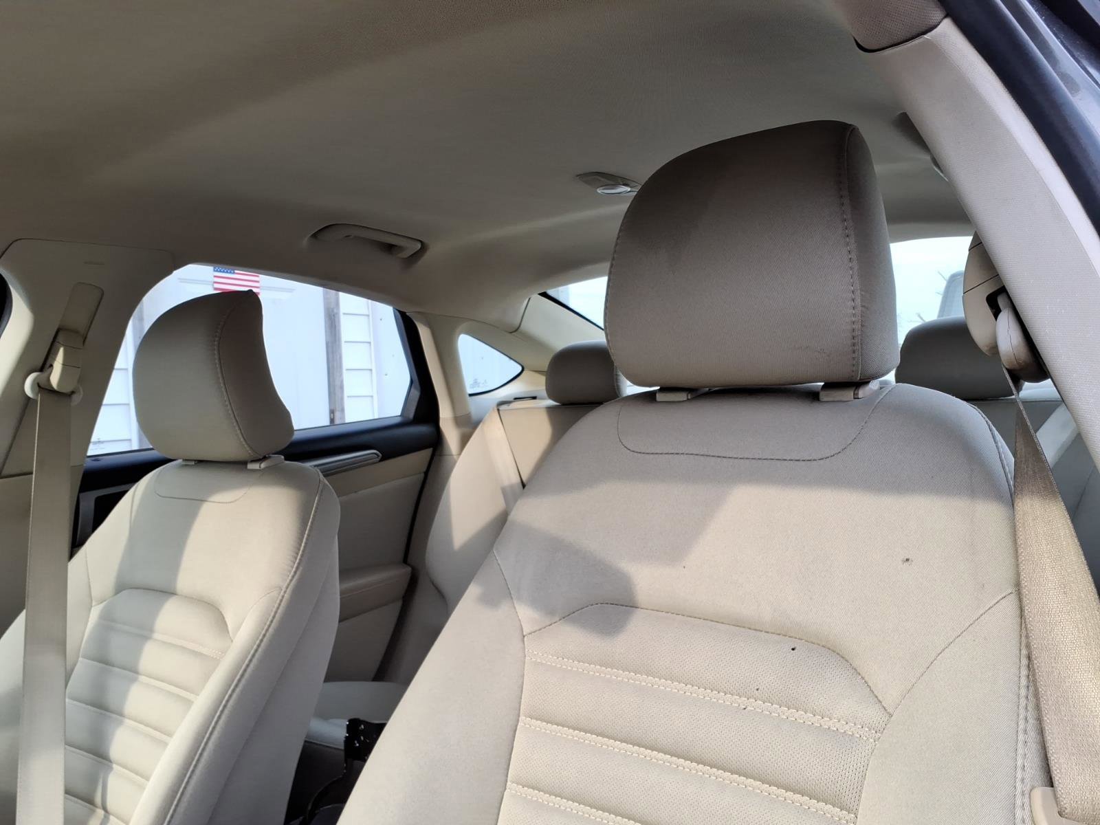 Used 2015 Ford Fusion SE image 7