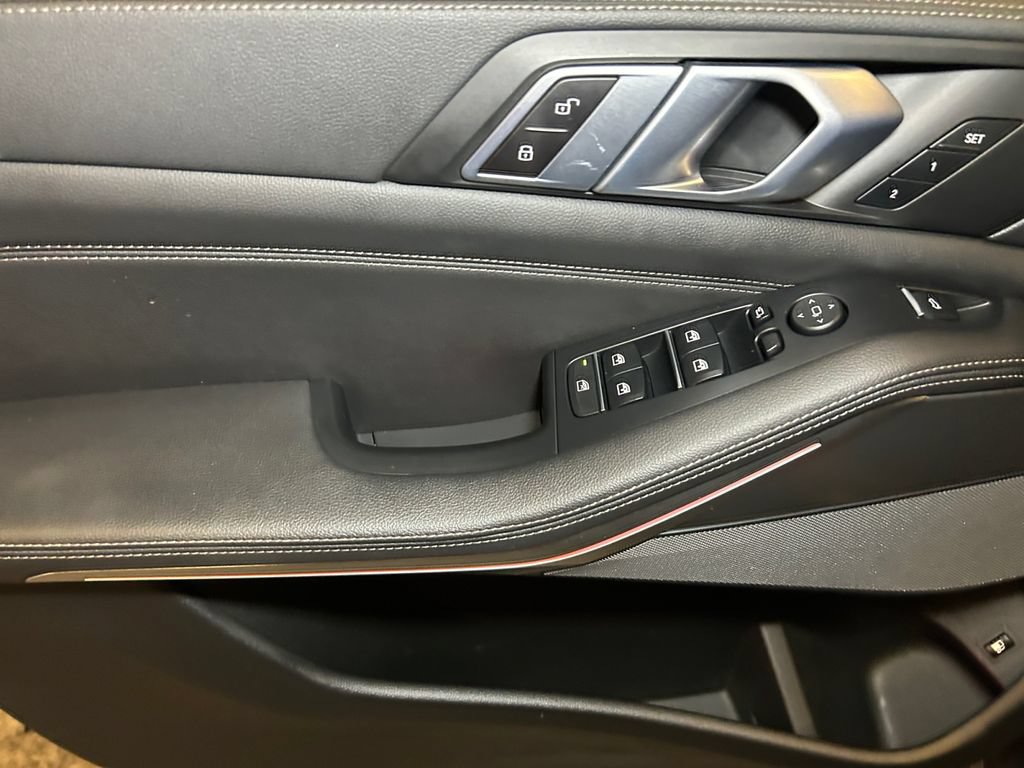 Used 2021 BMW X5 xDrive45e w/ Premium Package AWD/4WD image 23