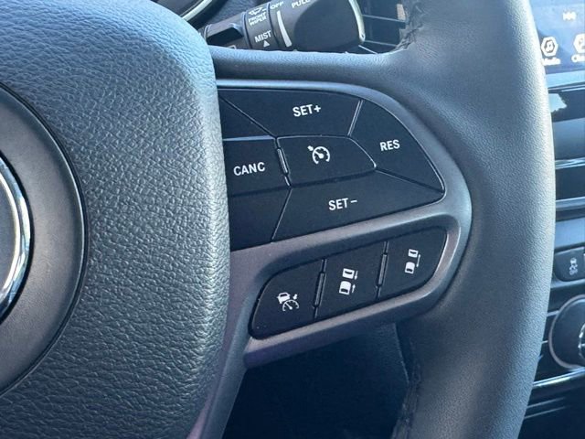 Used 2022 Jeep Cherokee Limited image 32