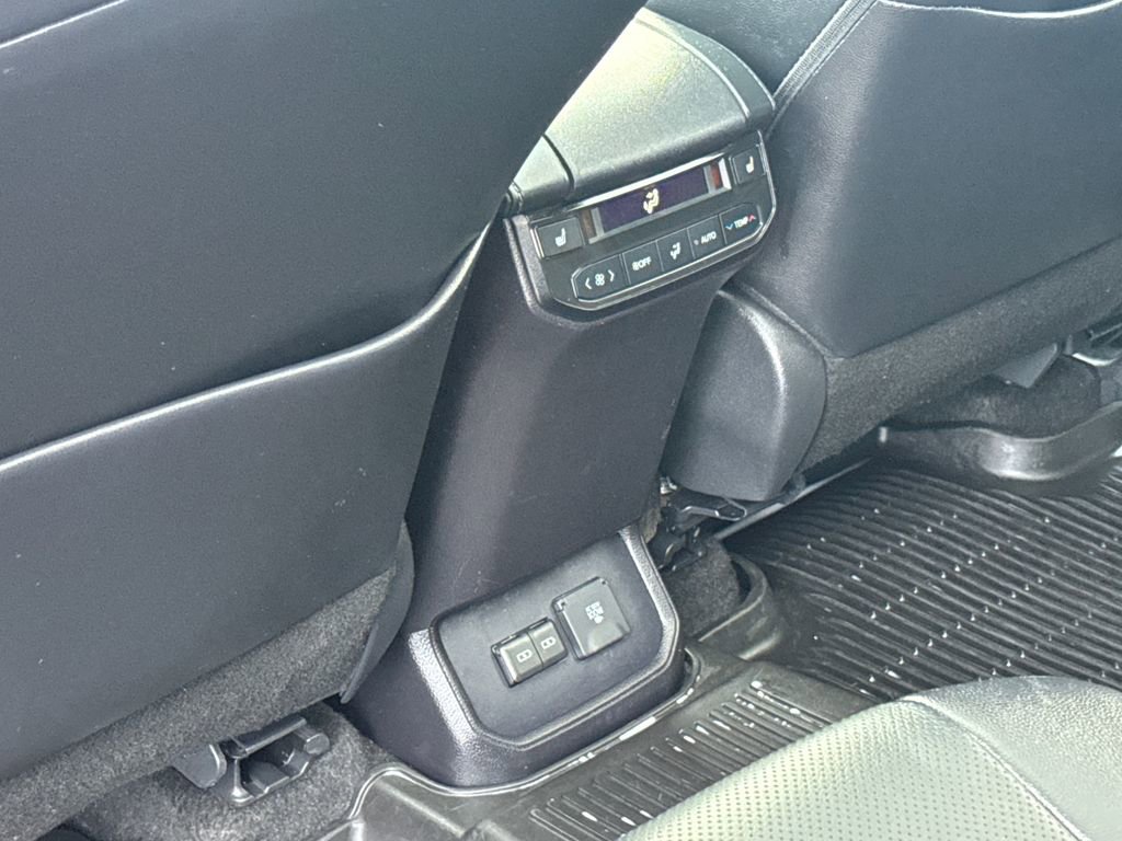 Used 2024 Toyota Highlander Platinum image 40