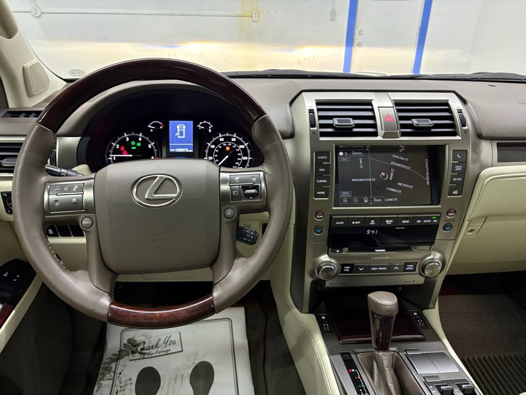 Used 2019 Lexus GX 460 Premium w/ Premium Package image 32