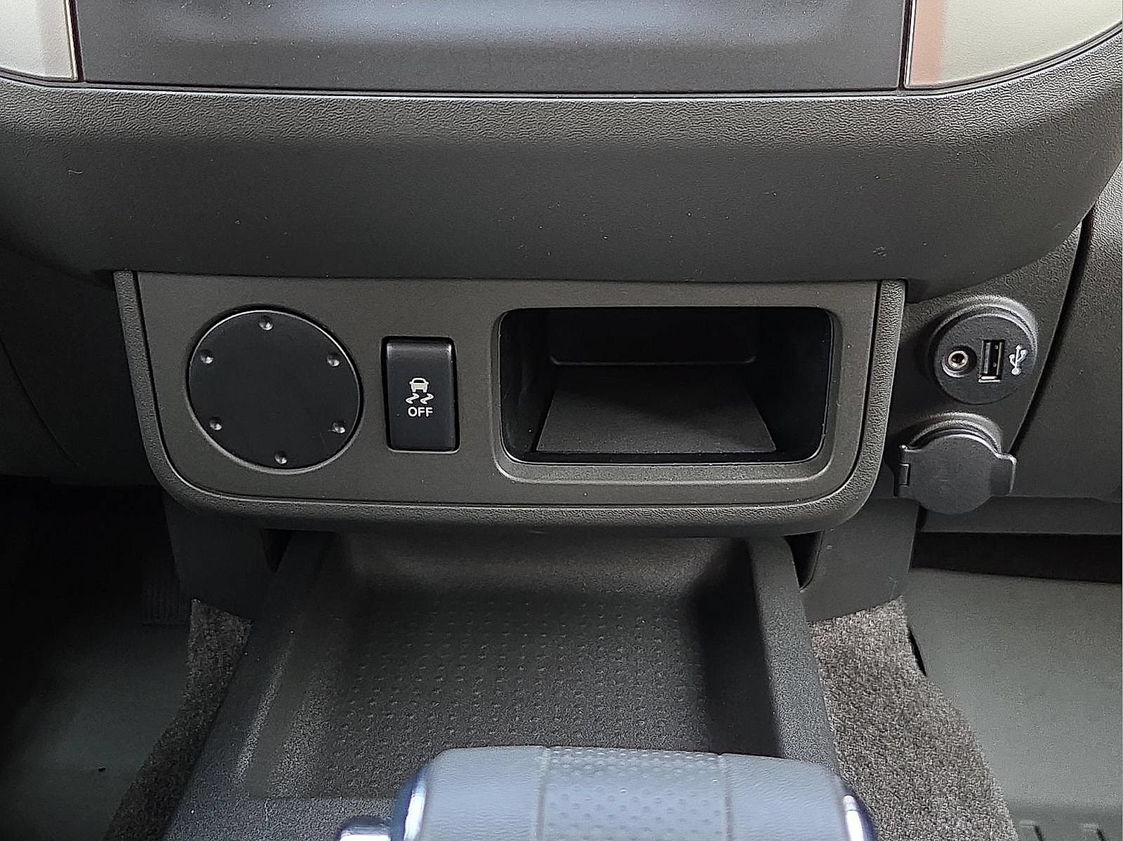 Used 2017 Nissan Frontier Desert Runner RWD image 17