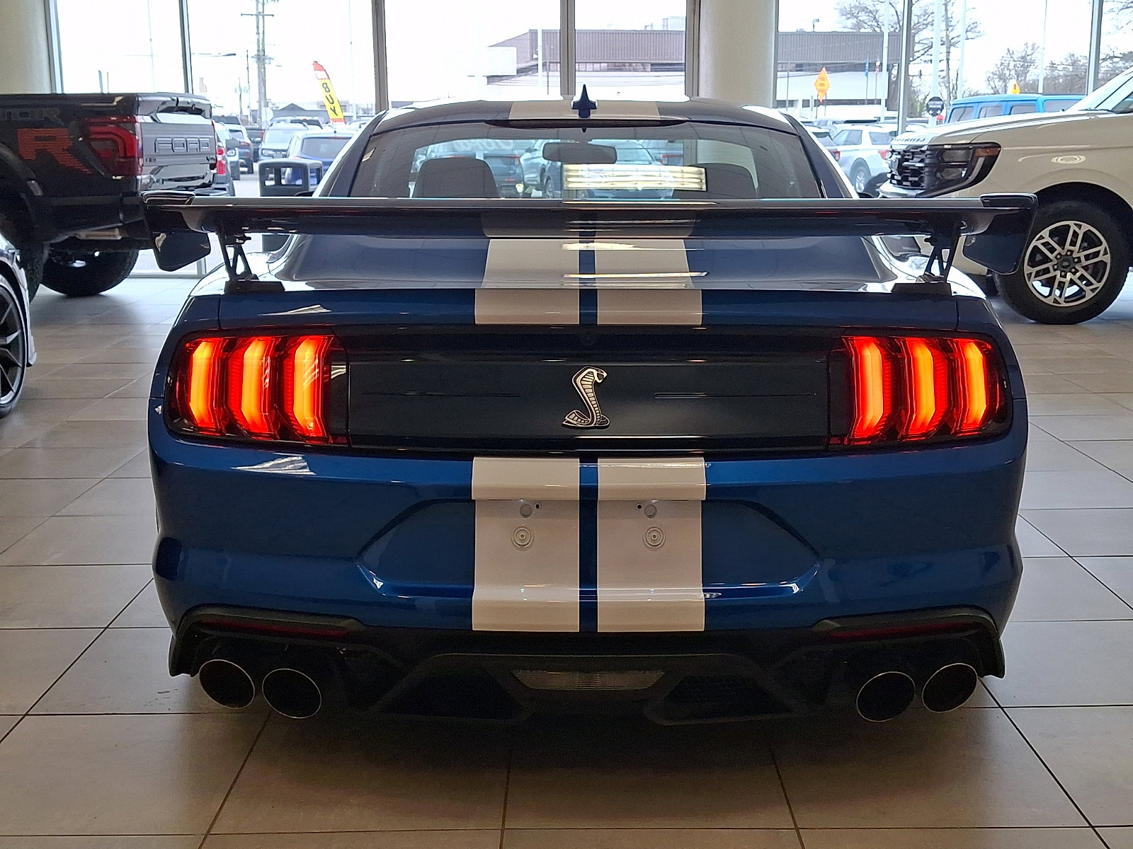 Used 2020 Ford Mustang Shelby GT500 w/ Carbon Fiber Track Pack image 5