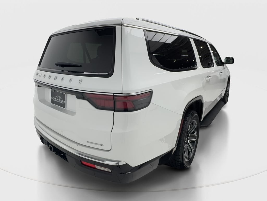 Used 2024 Jeep Wagoneer L Series II RWD image 8