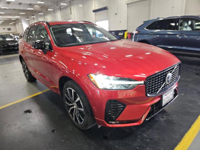 Used 2023 Volvo XC60 B5 Plus AWD/4WD image 2