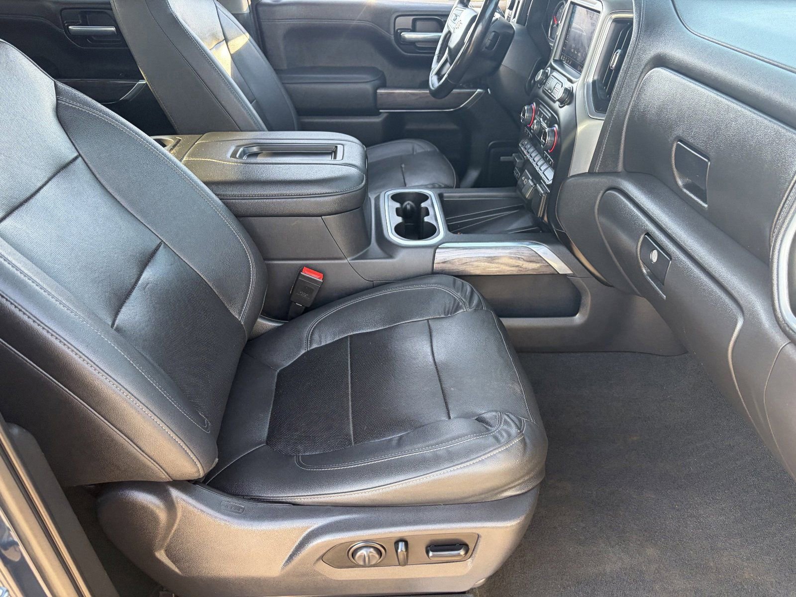 Used 2021 Chevrolet Silverado 1500 LTZ w/ Technology Package AWD/4WD image 12