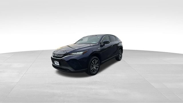 Used 2021 Toyota Venza LE image 2