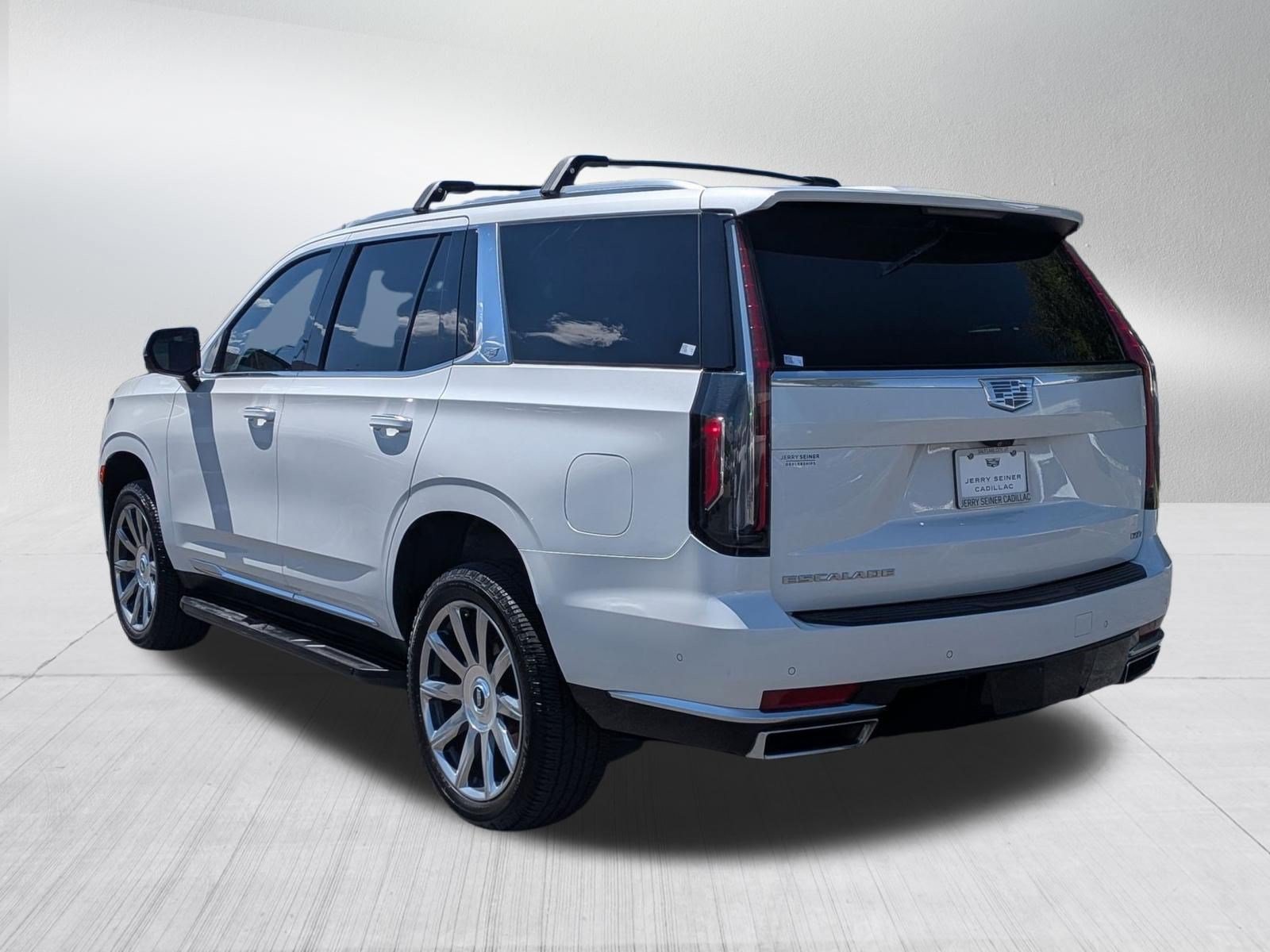 Used 2022 Cadillac Escalade Premium Luxury Platinum AWD/4WD image 4