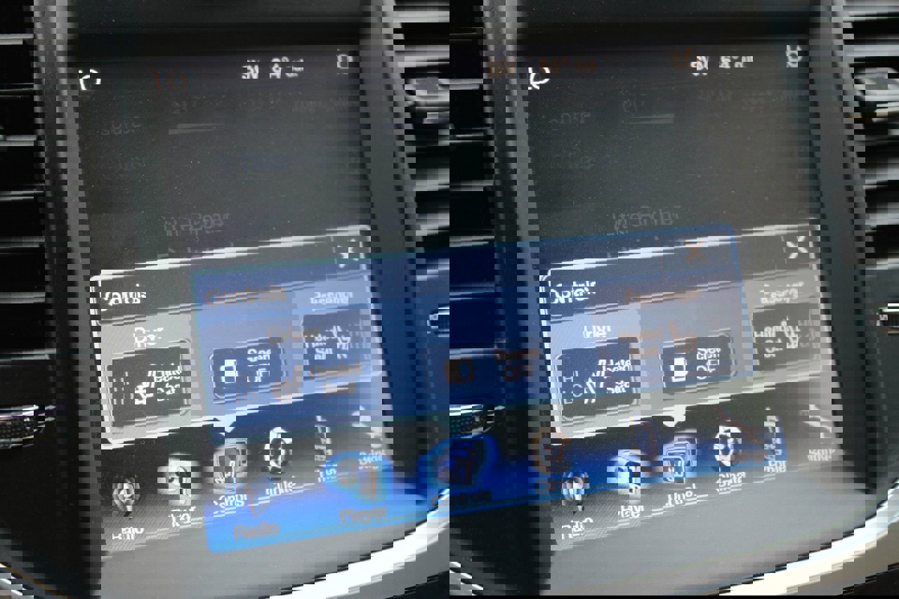 Used 2013 Chrysler 300 image 7