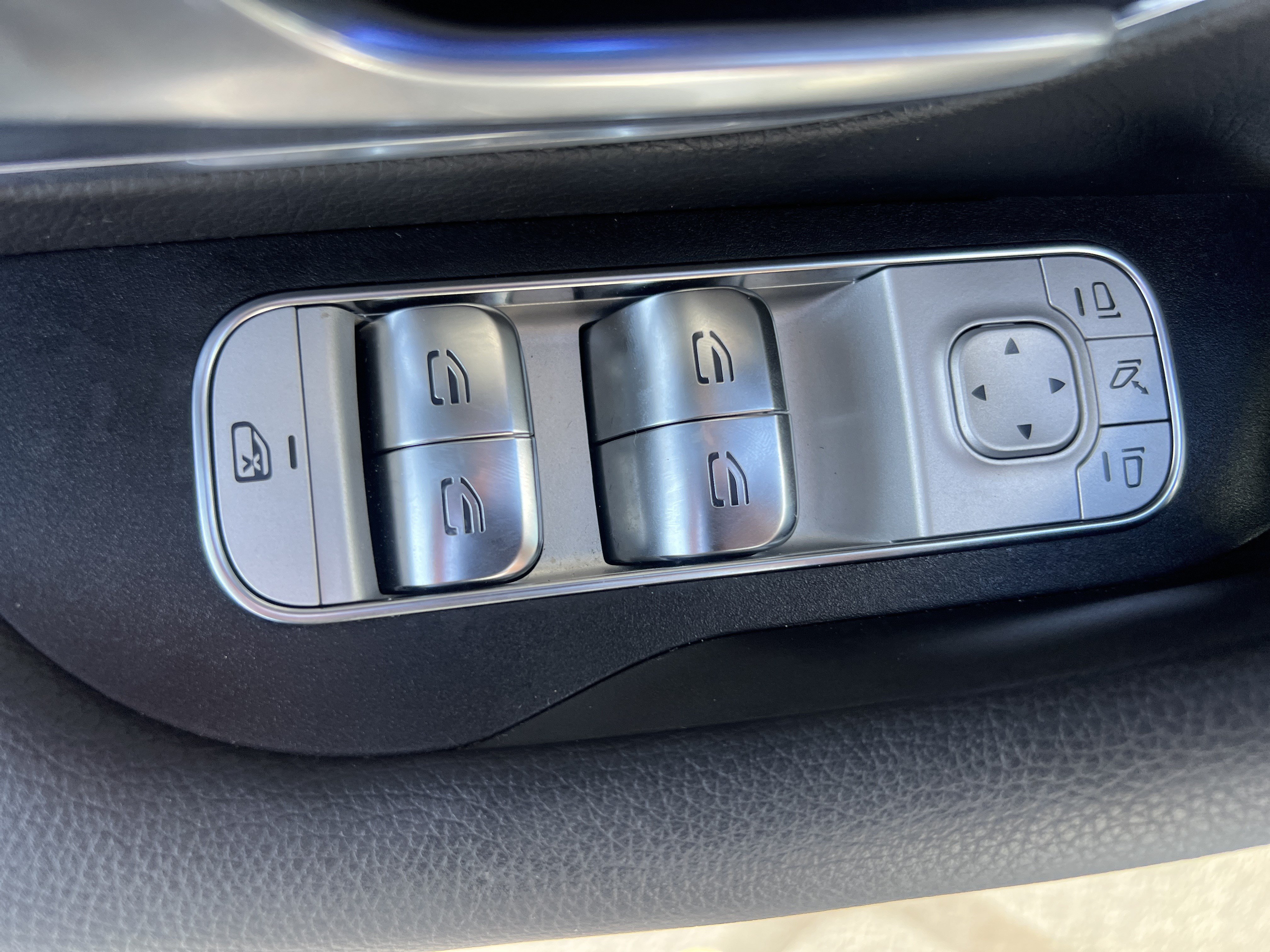 Certified 2025 Mercedes-Benz GLE 350 4MATIC image 15