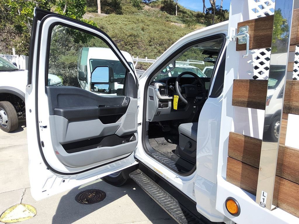 New 2026 Ford F550 2WD Regular Cab Super Duty image 5
