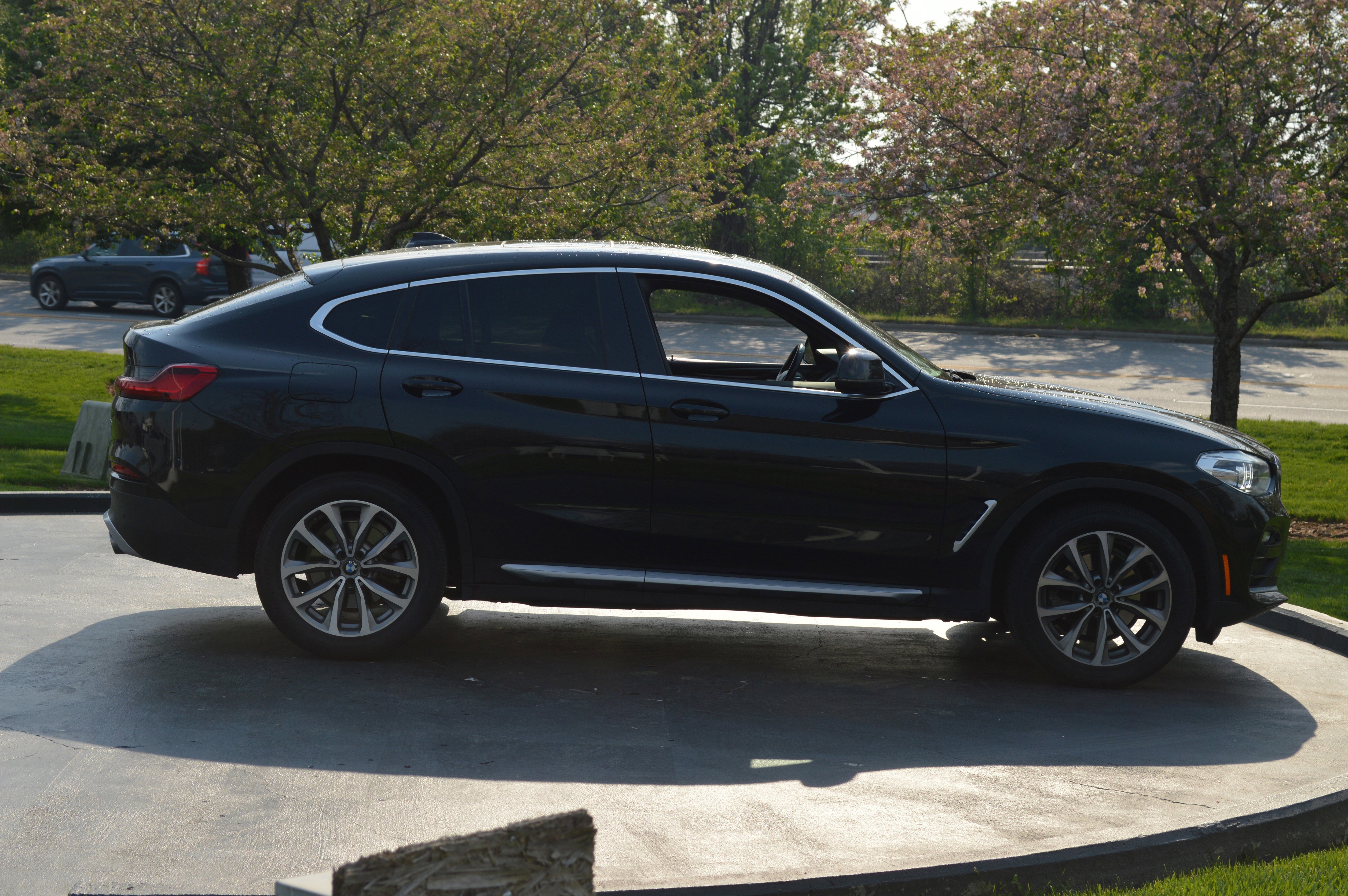 Used 2019 BMW X4 xDrive30i w/ Driving Assistance Package image 12