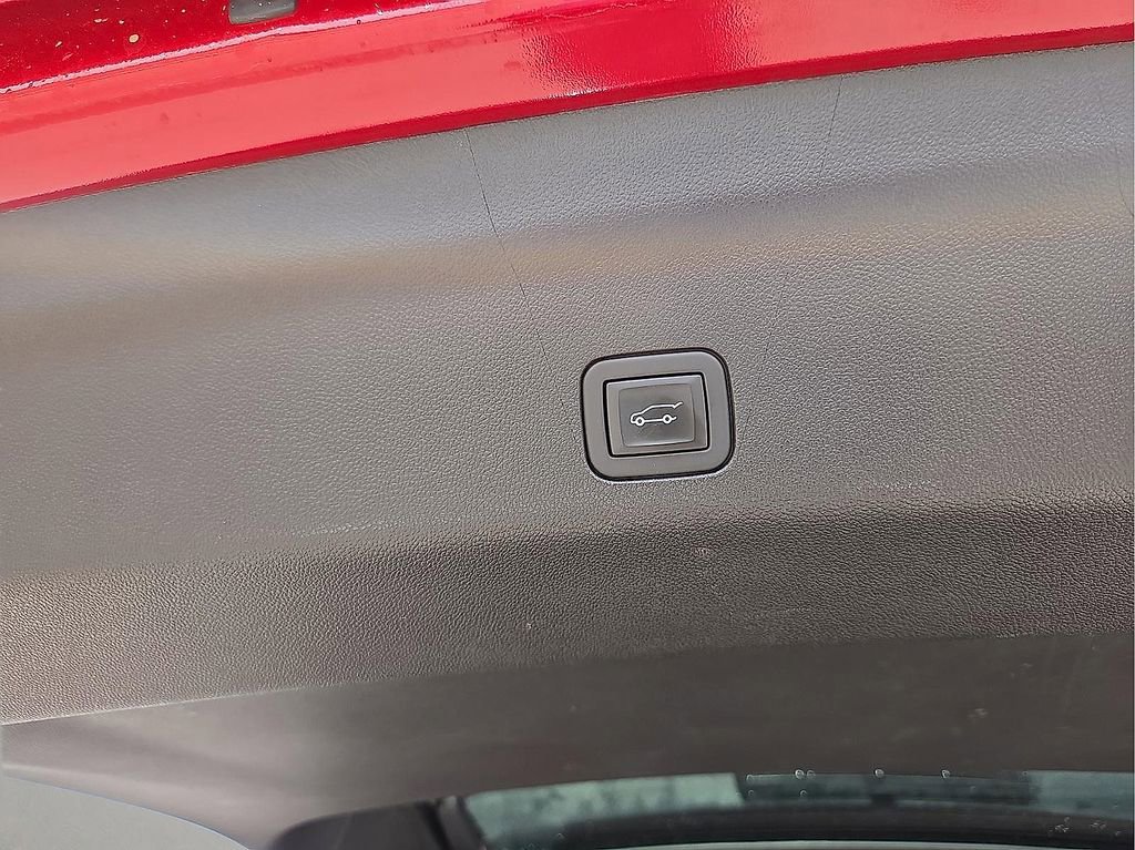 Used 2024 Chevrolet Suburban RST w/ Sport Performance Package image 10