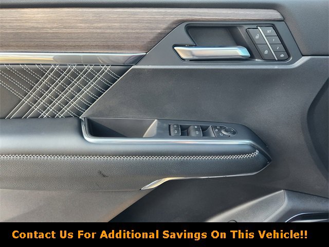 New 2026 GMC Acadia Denali w/ Super Cruise Package image 17