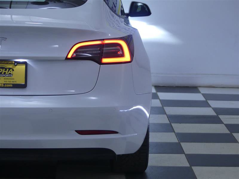 Used 2021 Tesla Model 3 Standard Range Plus image 29