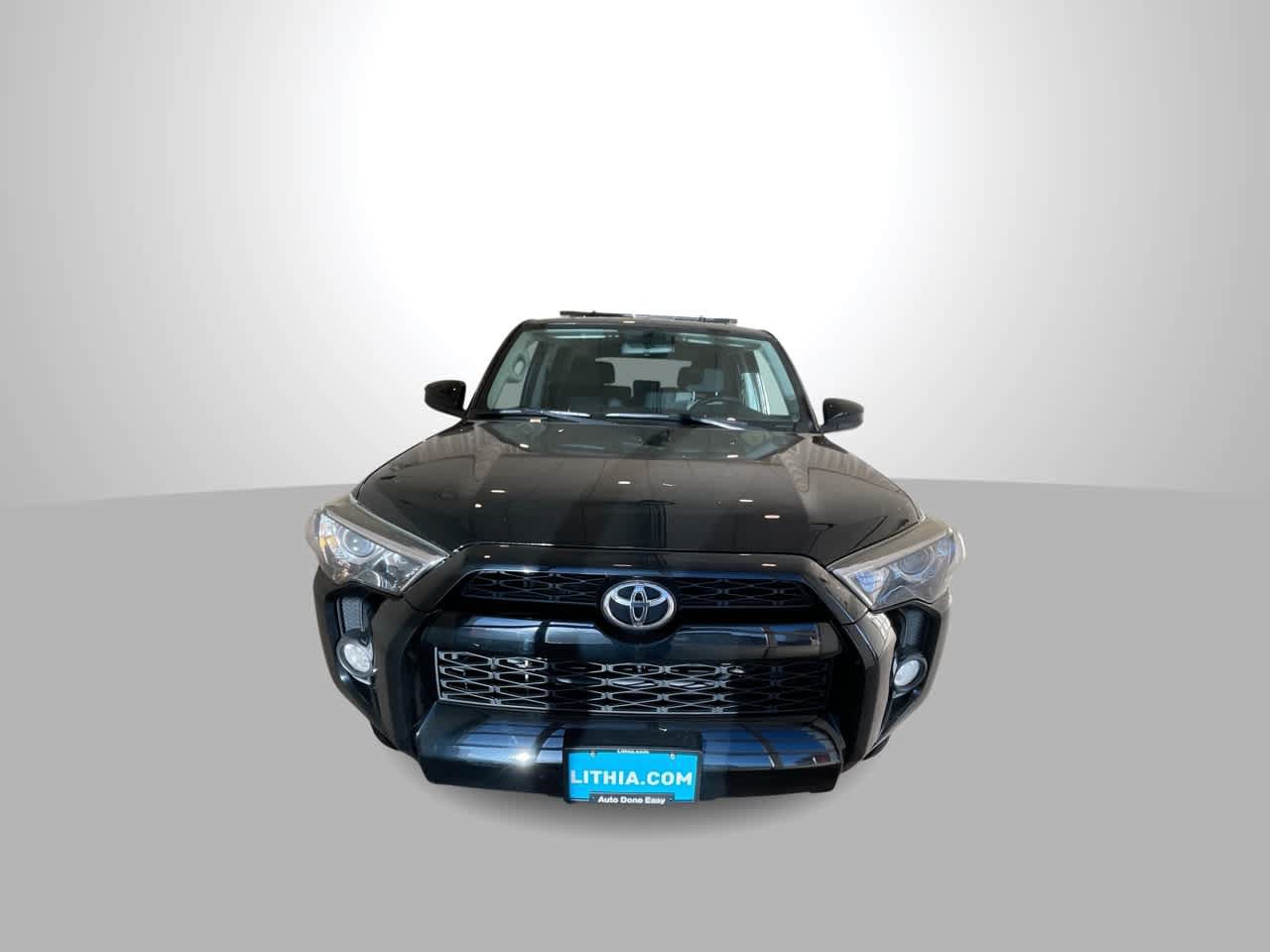 Used 2015 Toyota 4Runner SR5 AWD/4WD image 3