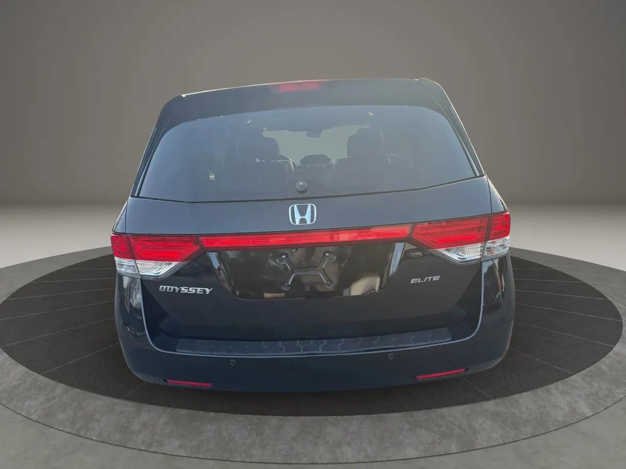 Used 2015 Honda Odyssey Touring image 4
