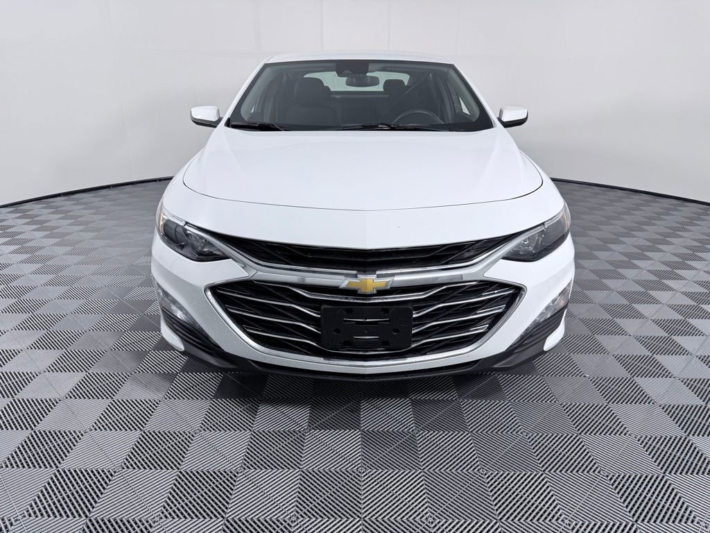 Used 2025 Chevrolet Malibu LT image 3