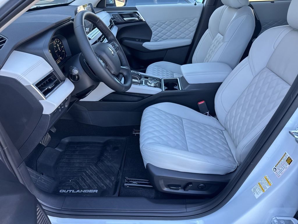 New 2025 Mitsubishi Outlander SEL image 23