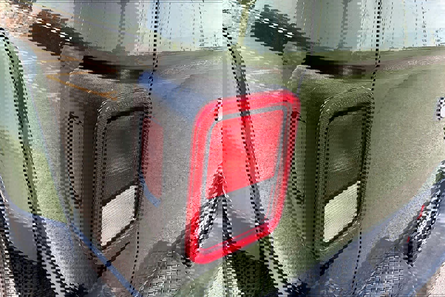 Used 2023 Jeep Gladiator Overland image 27