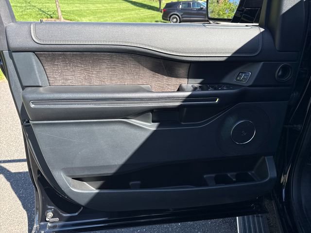 Used 2018 Ford Expedition Limited AWD/4WD image 24